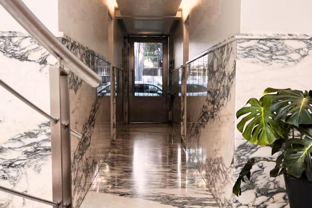 Condesa Amsterdam F Elegant With Inviting Ambiance On Amsterdam Avenue Apartment